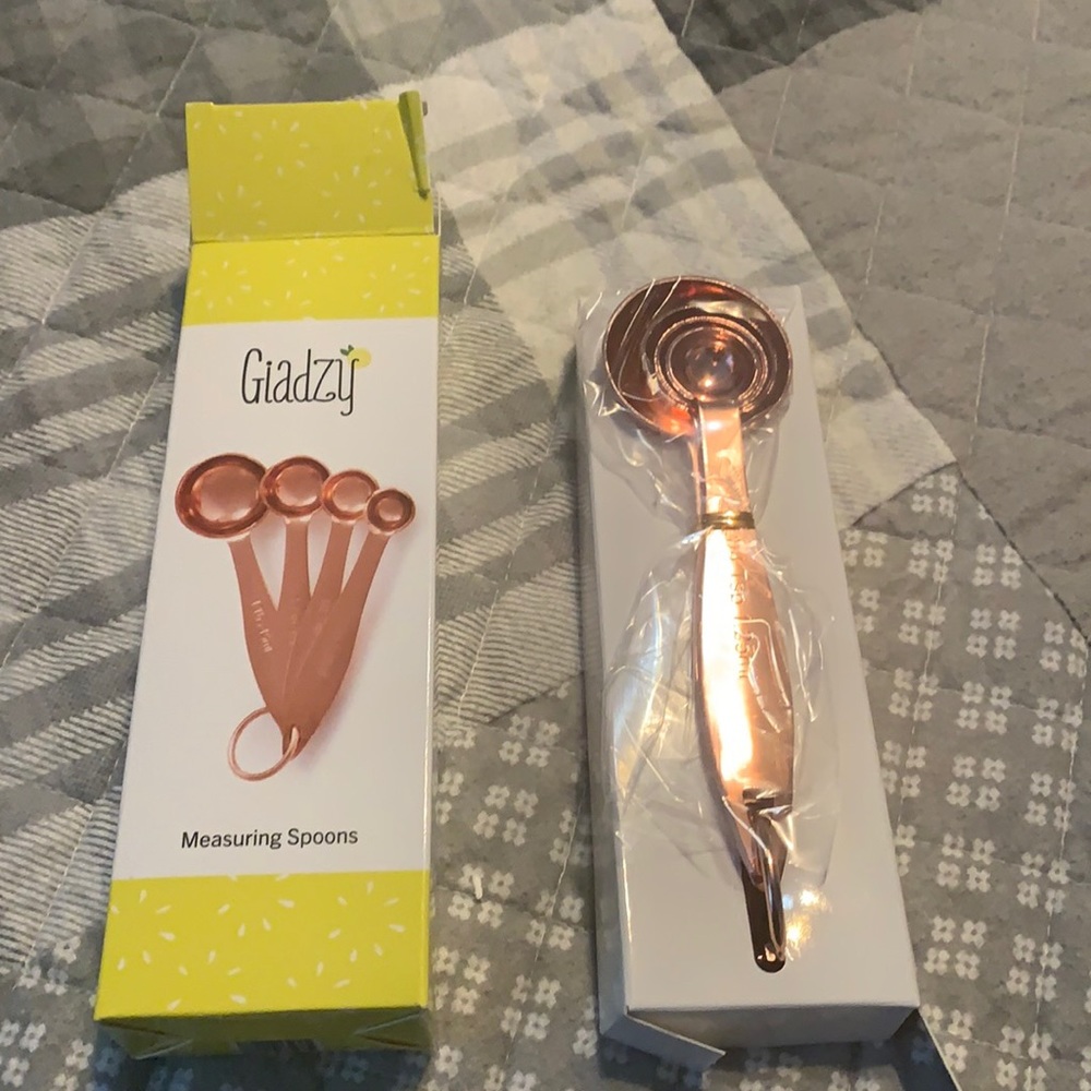 Measuring spoons